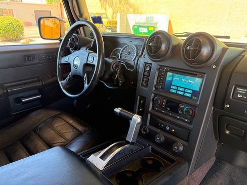 Used 2005 HUMMER H2 SUT w/ Preferred Equipment Group AWD/4WD image 22