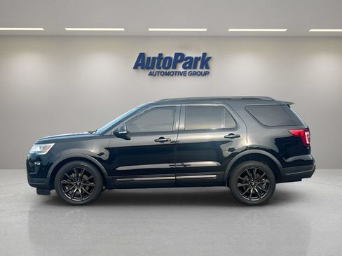 Used 2018 Ford Explorer XLT w/ Equipment Group 202A AWD/4WD image 4
