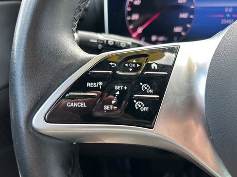 Used 2024 Mercedes-Benz GLC 300 4MATIC image 20