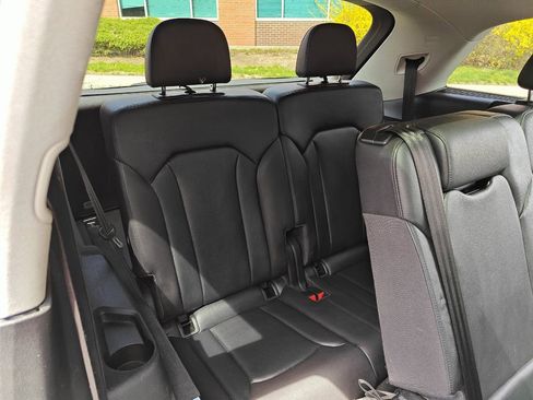 Used 2017 Audi Q7 3.0T Prestige w/ Prestige Package image 9