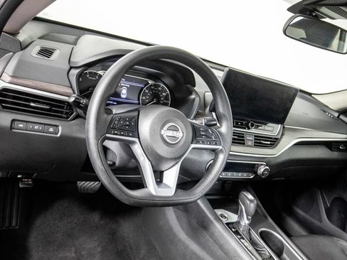 Used 2025 Nissan Altima 2.5 SV w/ SV Special Edition Package FWD image 18