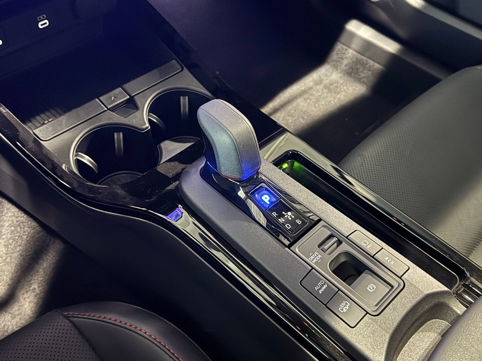 New 2026 Toyota Prius Plug-In Hybrid FWD image 25