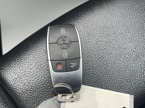 Used 2023 Mercedes-Benz GLA 250 4MATIC image 30