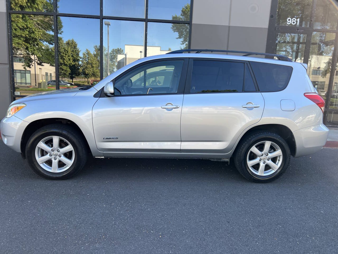 Used 2007 Toyota RAV4 Limited FWD image 6