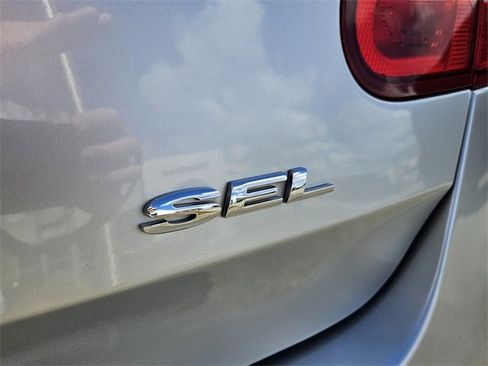 Used 2010 Ford Taurus SEL image 24