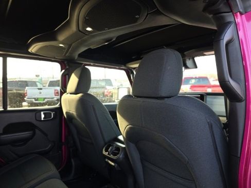 Used 2024 Jeep Gladiator Sport image 47