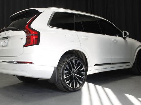 Used 2025 Volvo XC90 T8 Ultra image 3