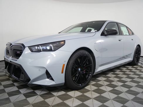 New 2026 BMW M5 image 9