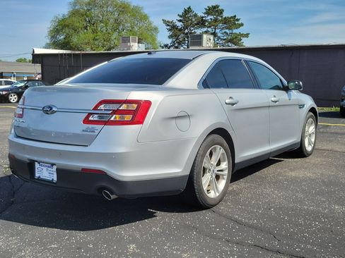 Used 2018 Ford Taurus SEL w/ Equipment Group 201A FWD image 4