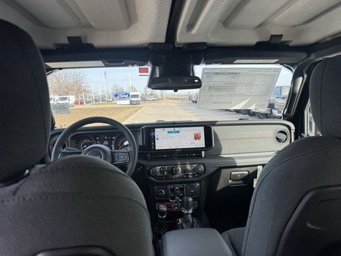 New 2026 Jeep Wrangler Unlimited Rubicon image 30