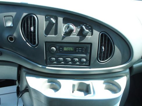 Used 2007 Ford E-250 and Econoline 250 RWD image 18