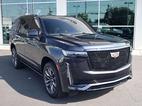 Used 2022 Cadillac Escalade Sport w/ Touring Package AWD/4WD image 2