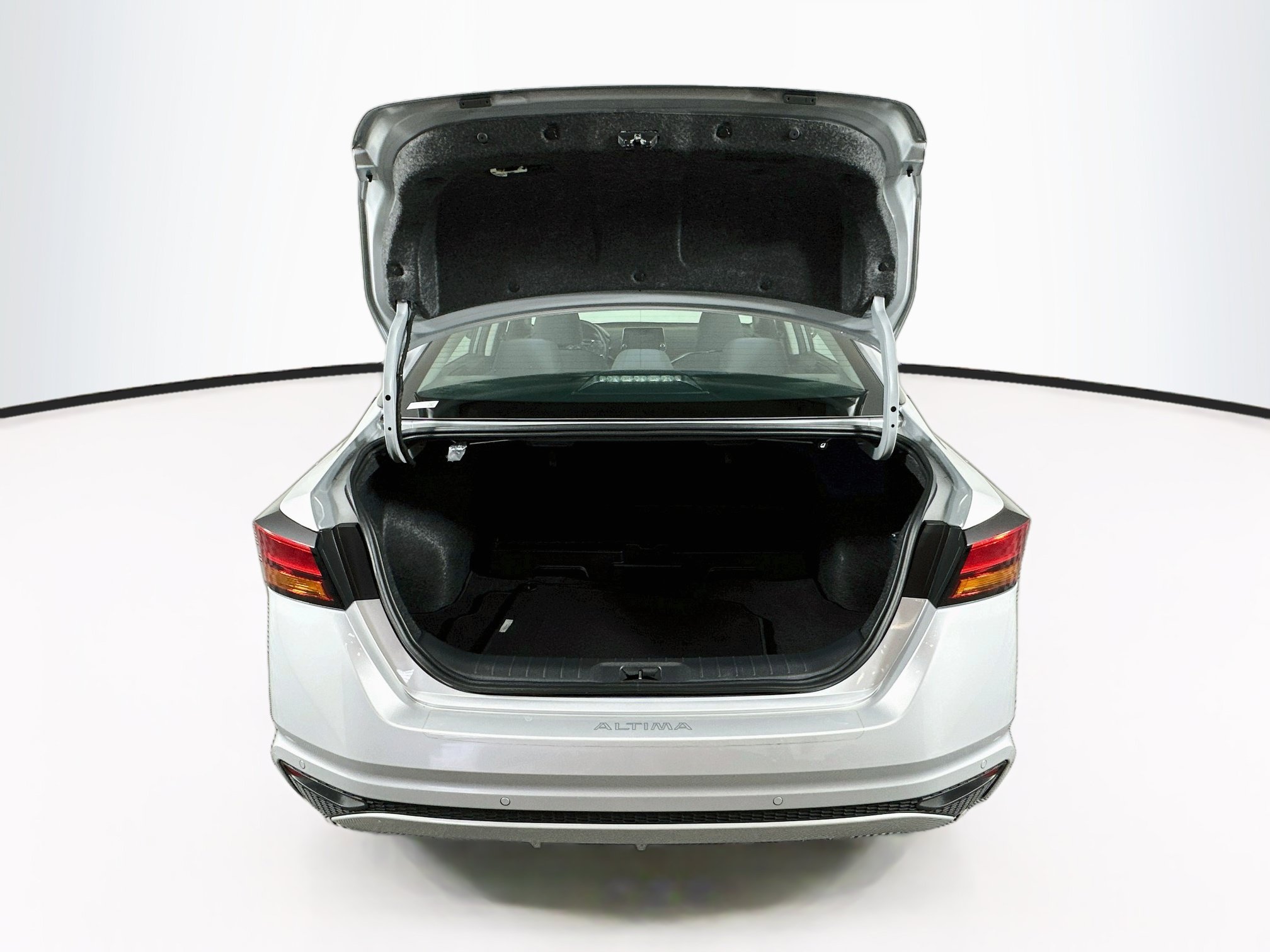 Used 2024 Nissan Altima 2.5 SV FWD image 27