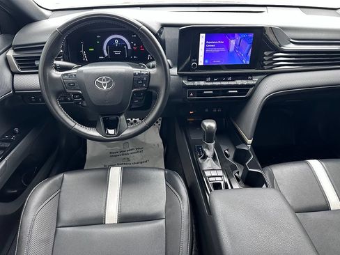 Used 2025 Toyota Camry SE FWD image 33