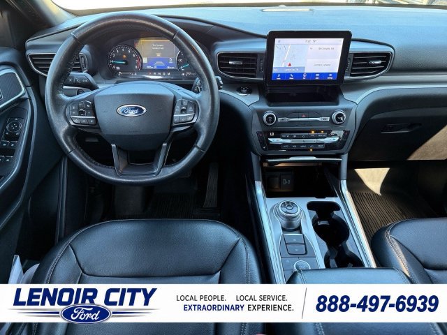 Used 2020 Ford Explorer XLT w/ Equipment Group 202A AWD/4WD image 15