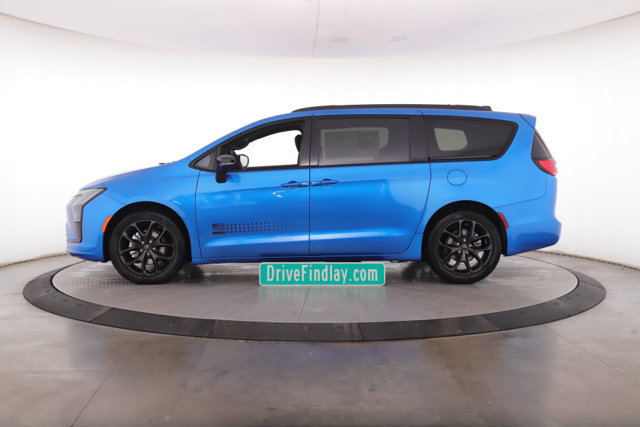 New 2027 Chrysler Pacifica Select FWD image 9