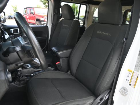 Used 2019 Jeep Wrangler Unlimited Sahara w/ Safety Group AWD/4WD image 16