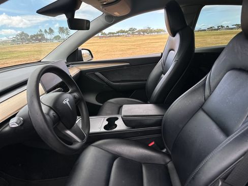 Used 2023 Tesla Model Y Long Range AWD/4WD image 12