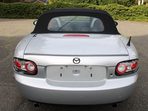 Used 2008 MAZDA MX-5 Miata Grand Touring w/ Premium Pkg image 13