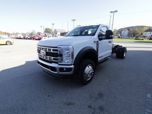 New 2024 Ford F550 4x4 Regular Cab Super Duty image 3