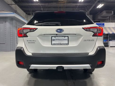 Used 2023 Subaru Outback Limited image 7