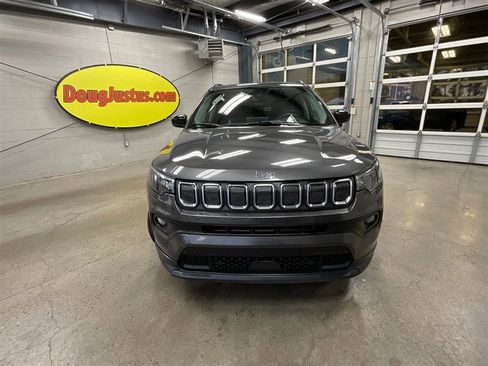 Used 2022 Jeep Compass Latitude image 8