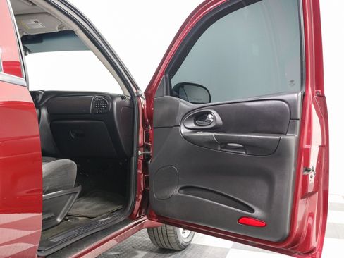 Used 2008 Chevrolet TrailBlazer SS w/ Sun And Sound Package image 18