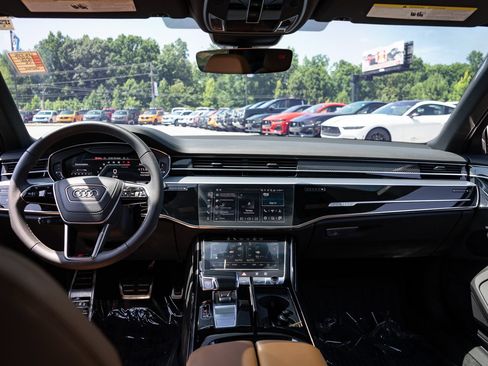 Used 2024 Audi S8 AWD/4WD image 51
