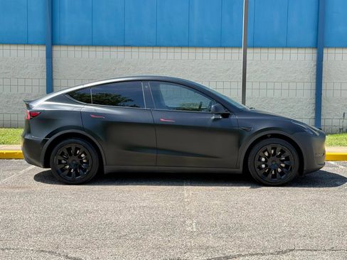 Used 2022 Tesla Model Y Long Range AWD/4WD image 4