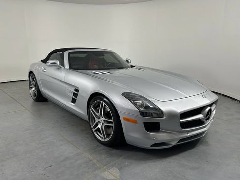 Used 2012 Mercedes-Benz SLS AMG Roadster image 9