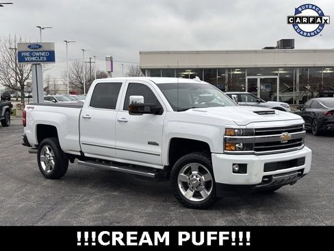Used 2019 Chevrolet Silverado 2500 High Country w/ Duramax Plus Package image 2