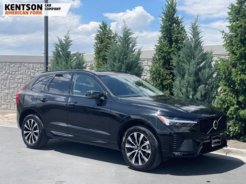 Used 2025 Volvo XC60 B5 Plus AWD/4WD image 11