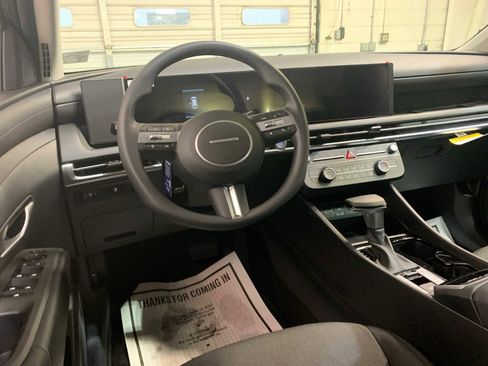 New 2026 Hyundai Tucson SE image 4