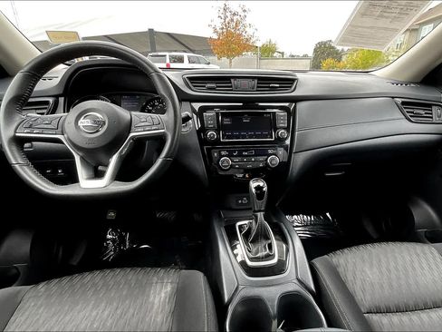 Used 2019 Nissan Rogue SV FWD image 15