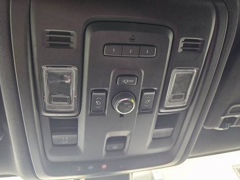 Used 2022 Chevrolet Tahoe LT w/ LT Signature Package image 25