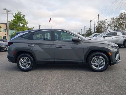 Used 2025 Hyundai Tucson SE FWD image 4