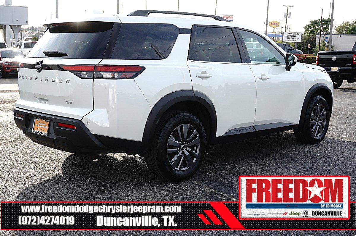 Used 2024 Nissan Pathfinder SV FWD image 5