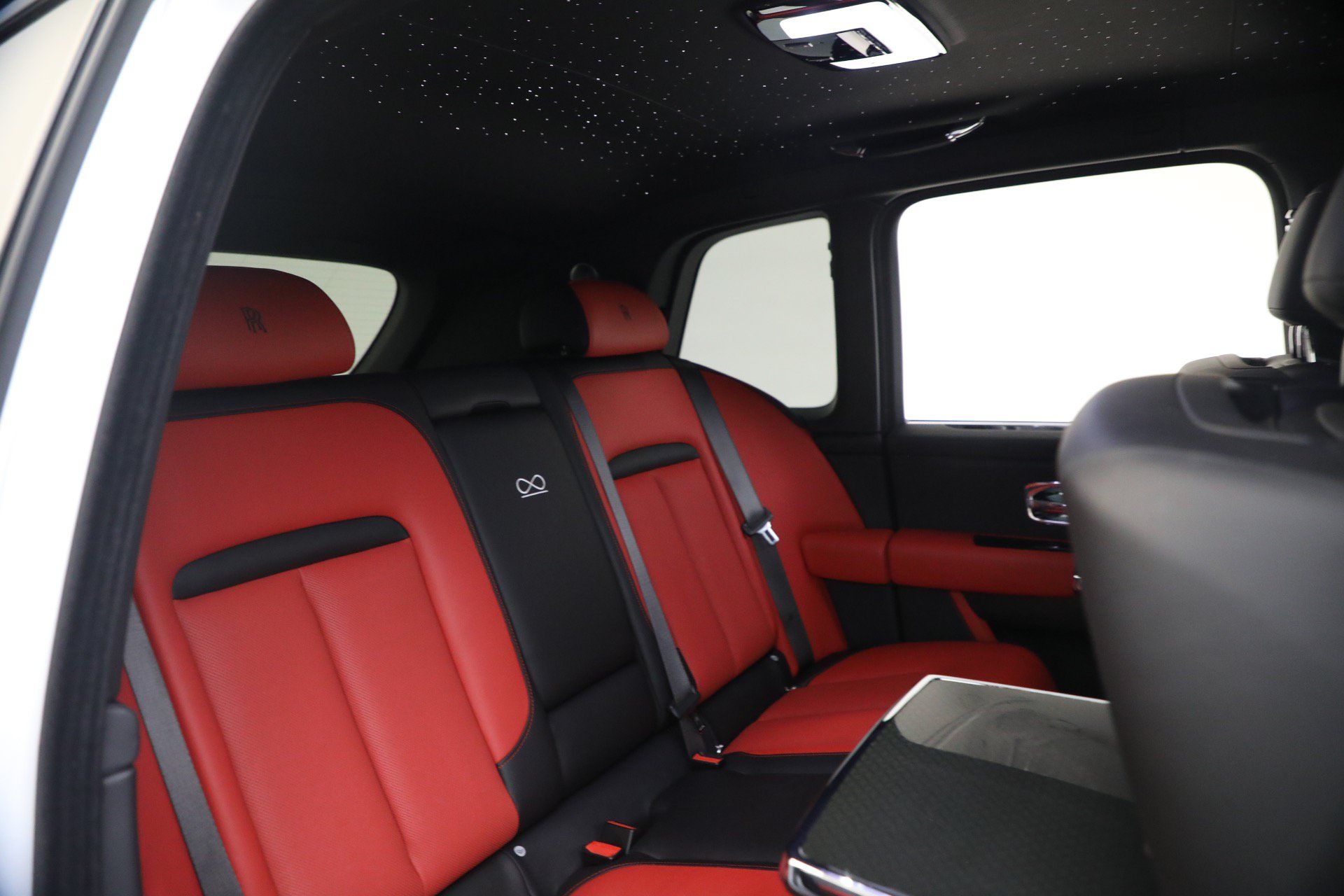 Certified 2020 Rolls-Royce Cullinan Black Badge AWD/4WD image 30