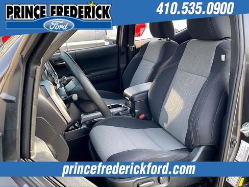 Used 2022 Toyota Tacoma TRD Sport w/ Technology Package image 24