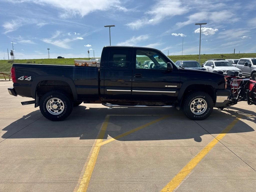 Used 2003 Chevrolet Silverado 2500 LT AWD/4WD image 4
