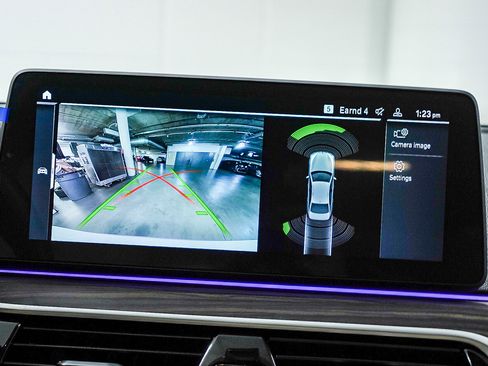 Certified 2022 BMW 530i w/ Premium Package image 14