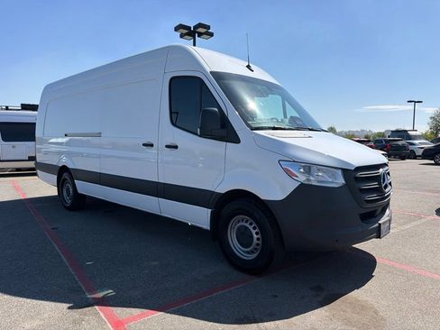 Used 2025 Mercedes-Benz Sprinter 2500 image 5