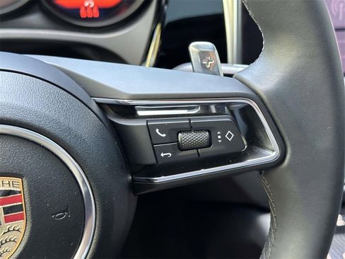 Used 2025 Porsche Macan image 23