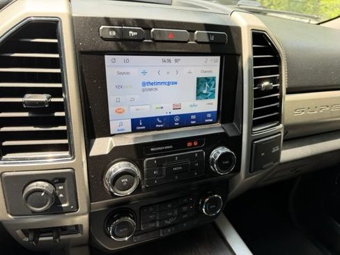 Used 2020 Ford F250 Lariat w/ Lariat Value Package AWD/4WD image 15