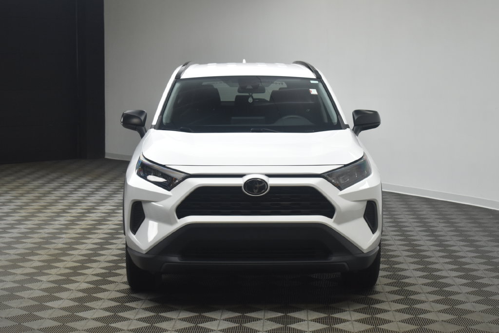Used 2021 Toyota RAV4 LE AWD/4WD image 15