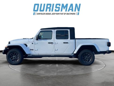 New 2026 Jeep Gladiator Sport AWD/4WD image 3