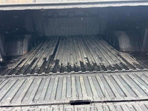 Used 2022 GMC Sierra 1500 AT4 w/ AT4 Premium Package image 5