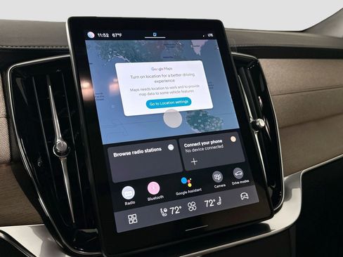 New 2025 Volvo XC90 B6 Core w/ Climate Package image 11