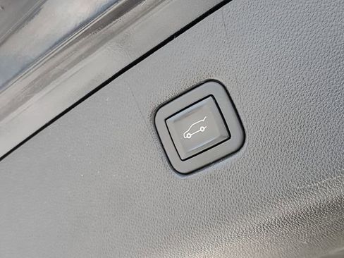 Used 2021 Chevrolet Blazer LT image 32