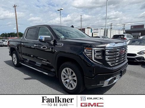 Used 2024 GMC Sierra 1500 Denali w/ Technology Package AWD/4WD image 1